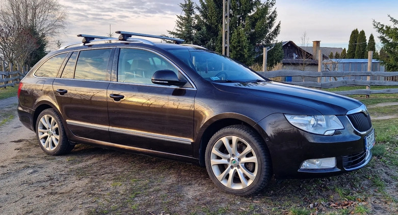 Skoda Superb cena 49900 przebieg: 140000, rok produkcji 2012 z Gdańsk małe 121